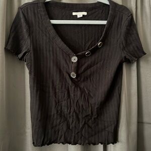 Cute American eagle tee-shirt with buttons!